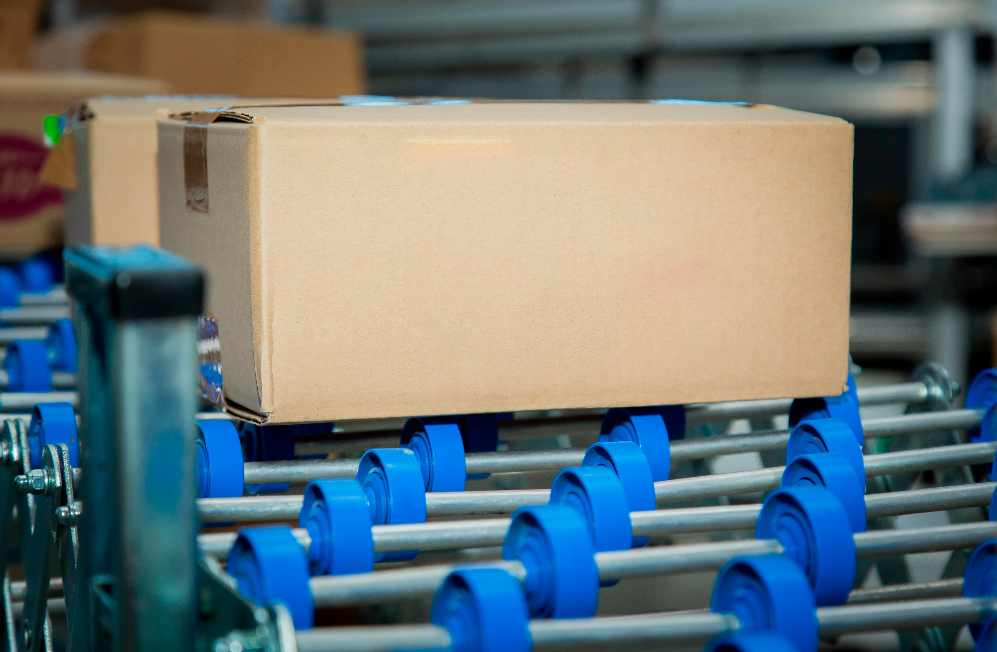 Stroji za pakiranje konkretno pospešijo delo 